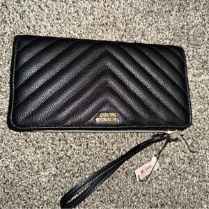 Victoria’s Secret Black Quilted Wristlet